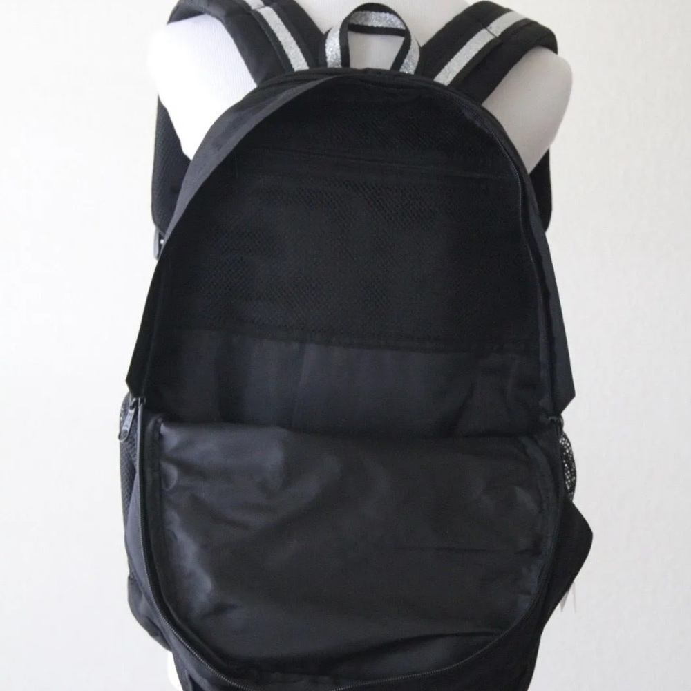 vs pink backpack - Picture 5 of 6